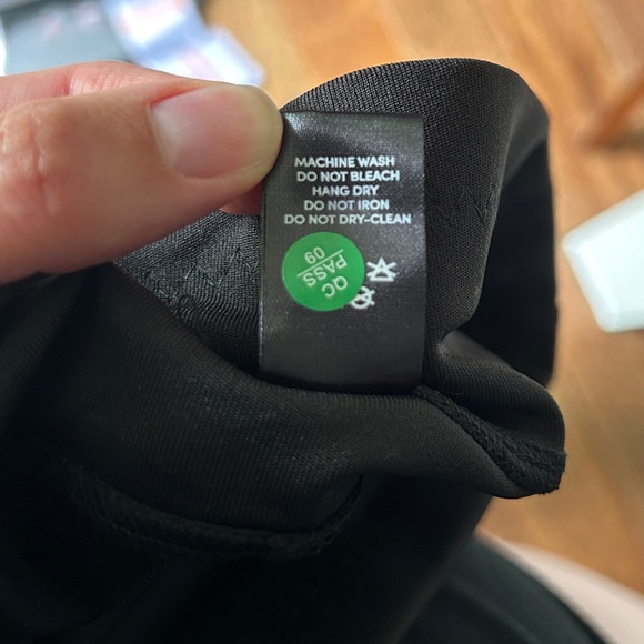 NEW Pop Fit Capri Length Leggings - Picture 6 of 9